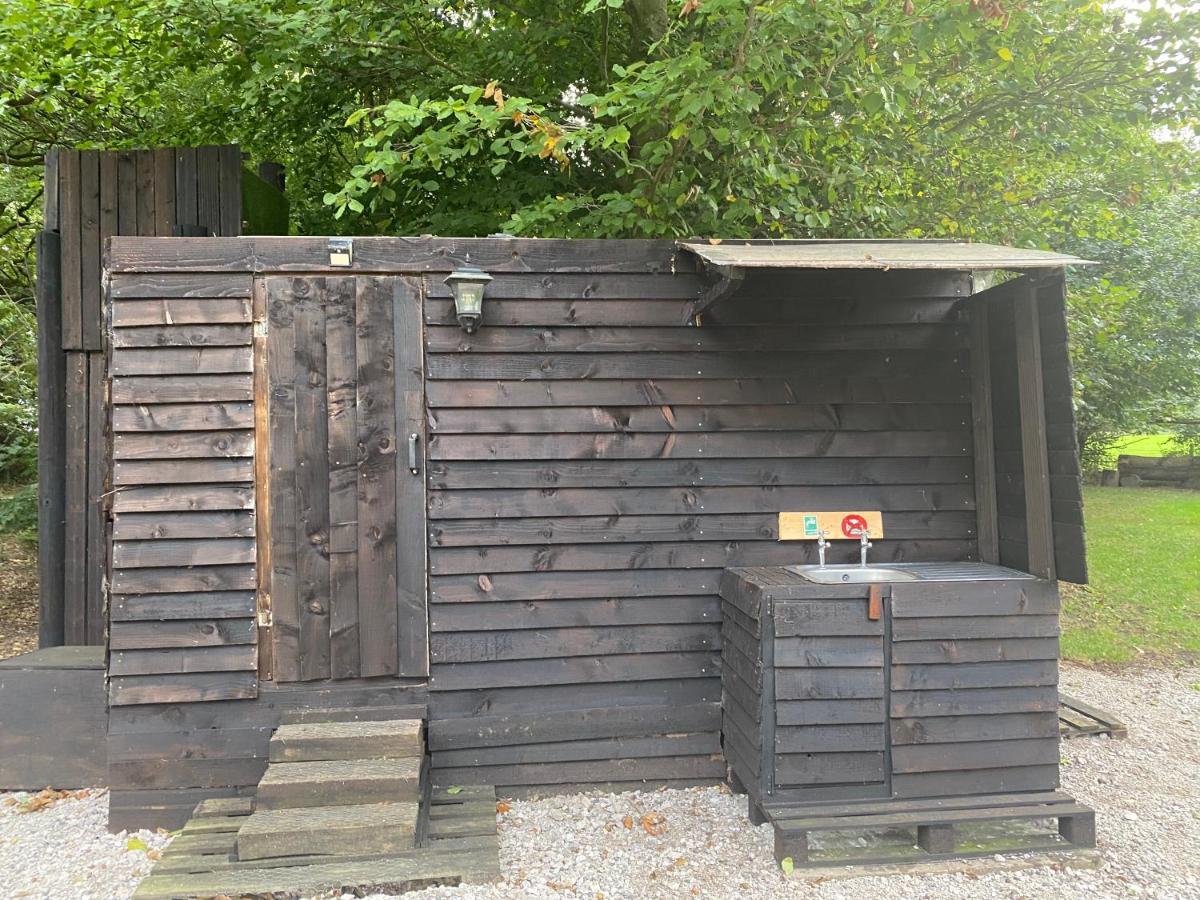The Shepherd'S Hut - Wild Escapes Wrenbury Off Grid Glamping - Ages 12 And Over Baddiley المظهر الخارجي الصورة